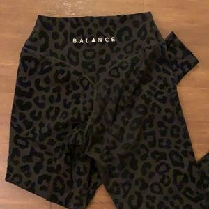 Balance Athletica Lux Panther Black Size Medium